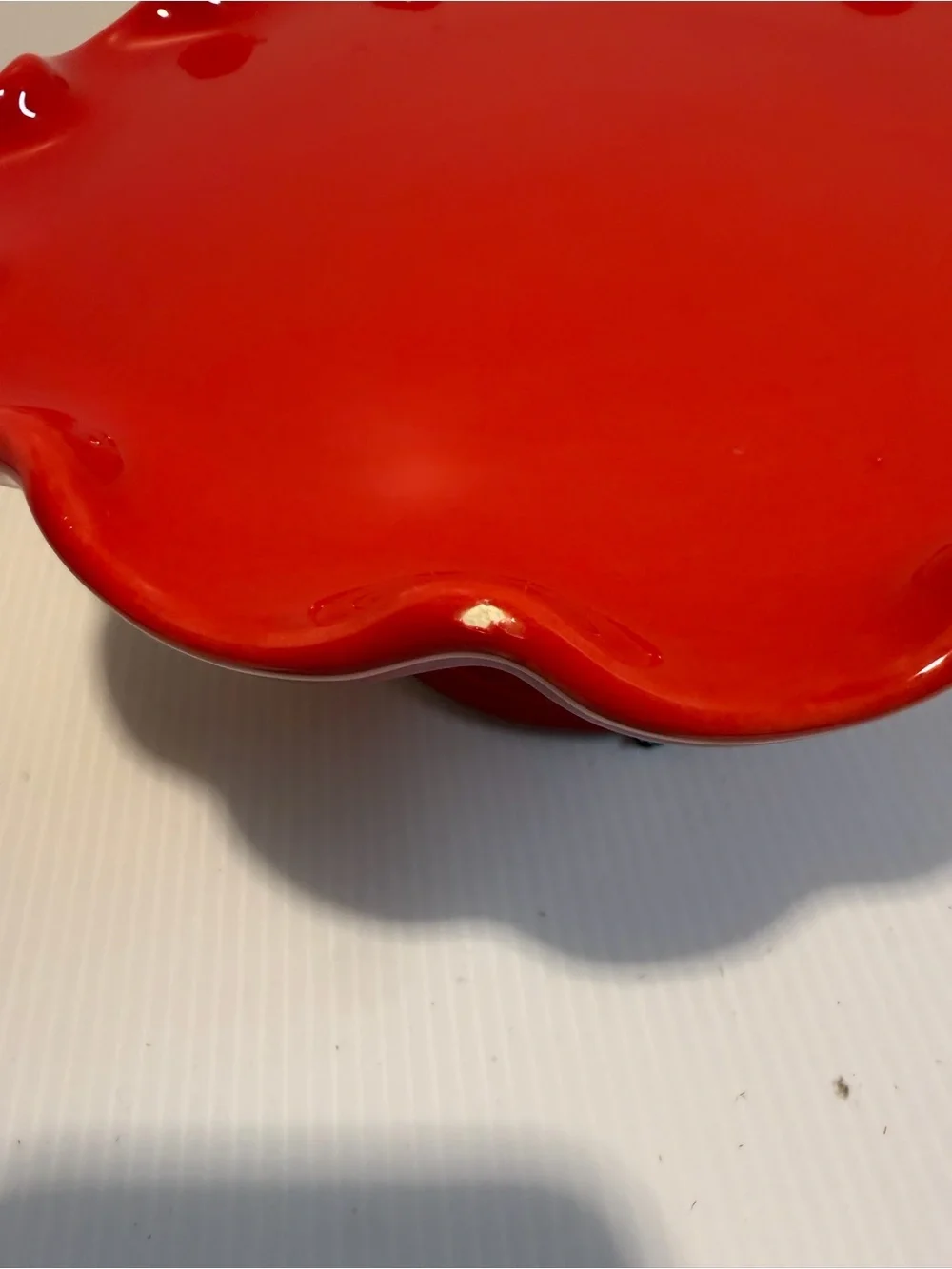 Casafina Cook & Host Red Ruffled Stoneware Pedestal Cake Stand